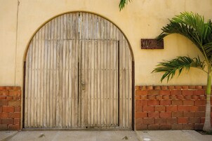 Fachada de la propiedad