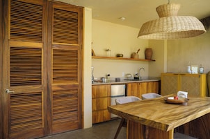 Una televisión de pantalla plana