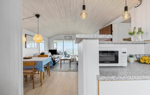 Stunning home in Ebeltoft with WiFi