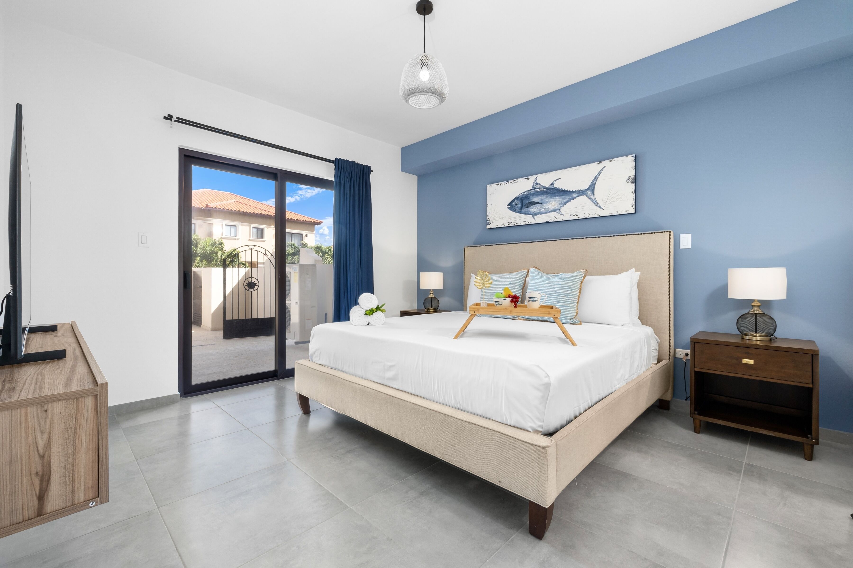 Deluxe-huoneisto, patio | Silitysrauta/-lauta, ilmainen Wi-Fi