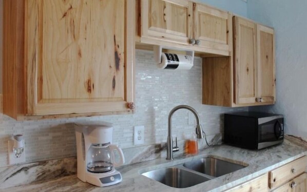 Private kitchen - Charming apartment with AC and WiFi in lovely Gulf Shores (Gulf Shores)