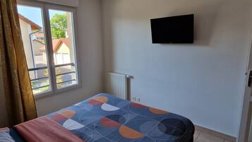1 bedroom, iron/ironing board, free WiFi, bed sheets