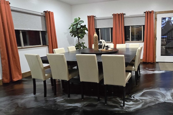Beautiful dining area. Great for casual or formal dining.