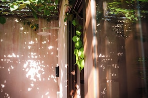 Hårføner, håndklær, såpe og sjampo