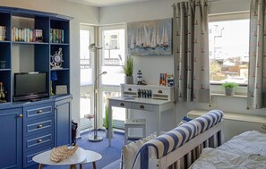 TV - Amazing apartment in Sassnitz with WiFi (Sassnitz)