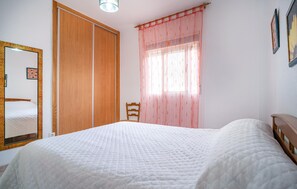 3 bedrooms, free WiFi, bed sheets