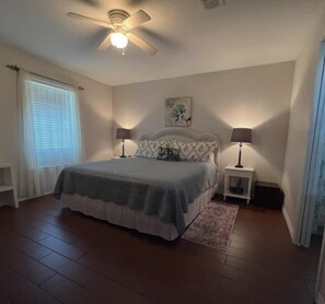 3 bedrooms, iron/ironing board, WiFi, bed sheets