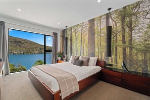 2 bedrooms, iron/ironing board, travel cot, WiFi