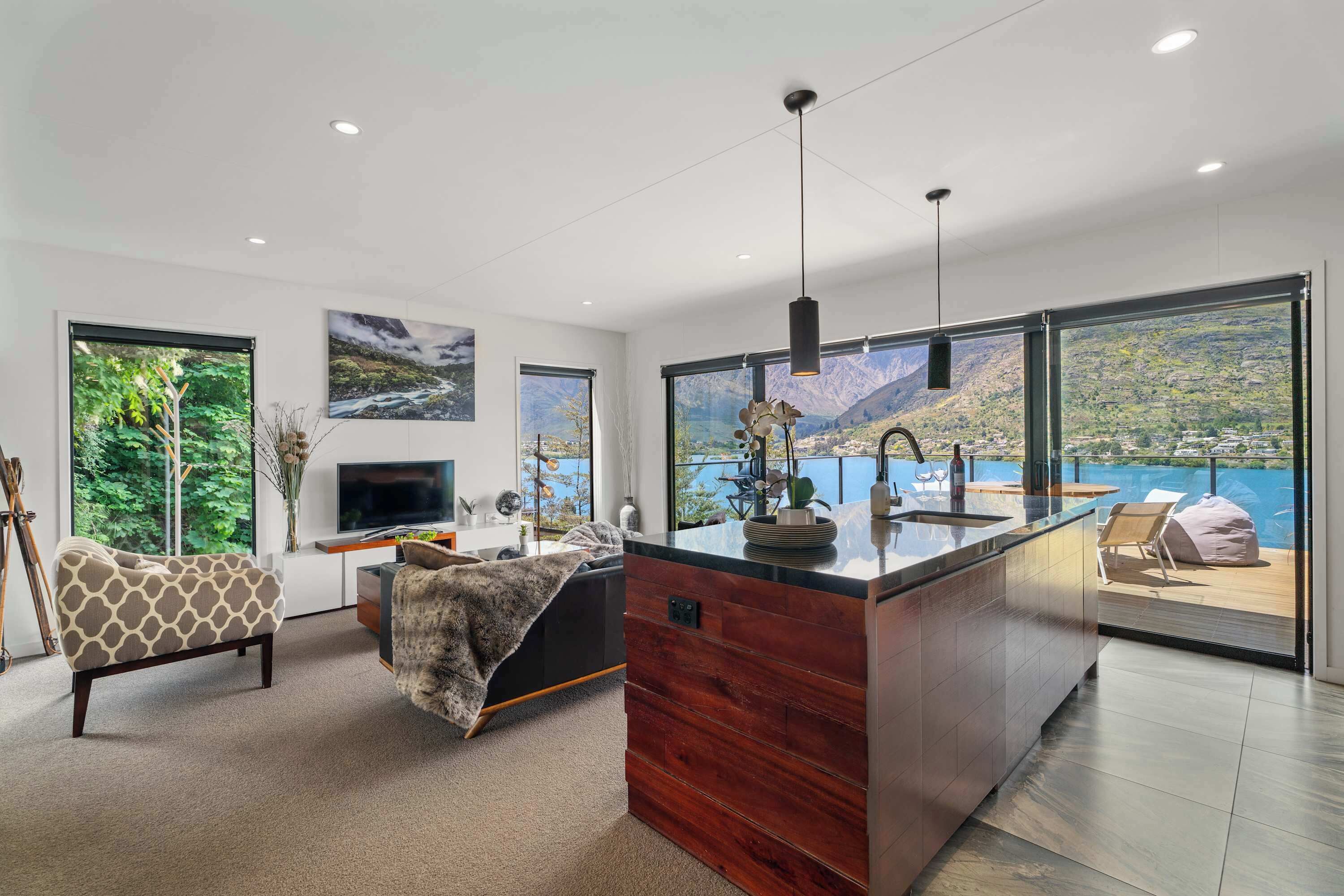 テレビ、書斎 / ワークスペース