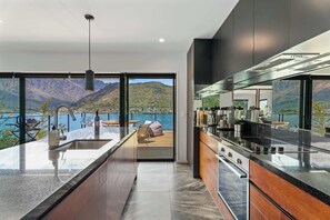 Fridge, microwave, oven, stovetop - Charming Lakeview Home with Remarkable Views! (Queenstown)