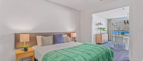 2 chambres, fer et planche à repasser, lit de bébé portatif, Wi-Fi