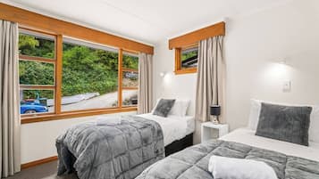 3 bedrooms, iron/ironing board, travel cot, WiFi