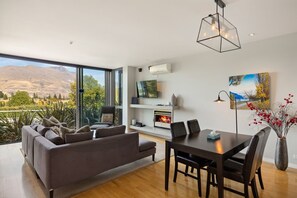 TV, peis og kontorer