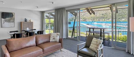 Televisión, oficina