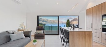 Scenic & Spotless | Lakeview Escape