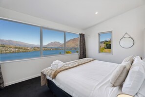 4 bedrooms, desk, iron/ironing board, travel cot