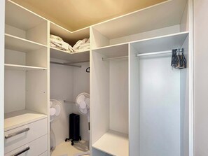 Unclassified image, 2 of 61, button