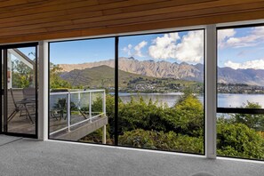 Interior - Big House, Bigger Views (Queenstown)