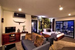 1 bedroom, iron/ironing board, travel cot, WiFi - Mountain Lake Vista Studio (Queenstown)