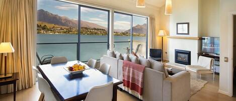 Televisie en een open haard