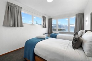 5 habitaciones, tabla de planchar con plancha, cuna de viaje y wifi 