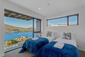 3 slaapkamers, een strijkplank/strijkijzer, reisbedje, wifi