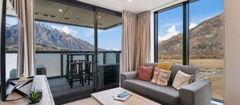 Brand New Apartment, Amazing Mountain views!