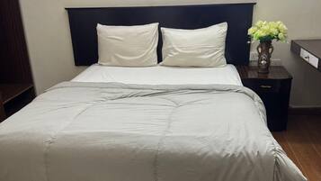 Habitación básica doble | Wifi gratis y ropa de cama