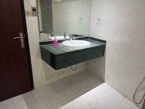 Superior Room, 1 King Bed | Bathroom - SHOBHA SUPER DELUXE FURNISHED APARTMENT  (Dubai)