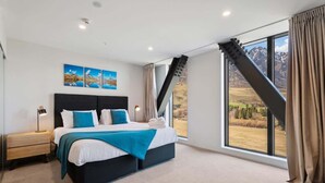 Unclassified image, 3 of 15, button - Modern apartment with fantastic mountain views! (Queenstown)