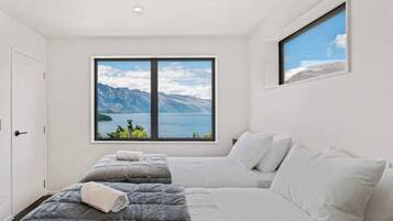 2 bedrooms, iron/ironing board, travel cot, WiFi