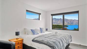 2 bedrooms, iron/ironing board, travel cot, WiFi