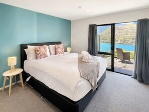 3 bedrooms, iron/ironing board, travel cot, WiFi - Woodlands on the Hill (Queenstown)