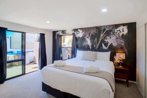 3 bedrooms, iron/ironing board, travel cot, WiFi