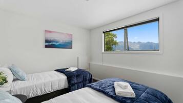 2 bedrooms, iron/ironing board, travel cot, WiFi