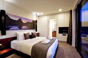 3 bedrooms, iron/ironing board, travel crib, WiFi