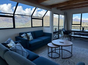 TV, fireplace, offices - Remarkable Views on Stone Ridge! (Queenstown)