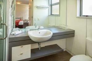 تجهيزات دش، مجففات شعر، مناشف