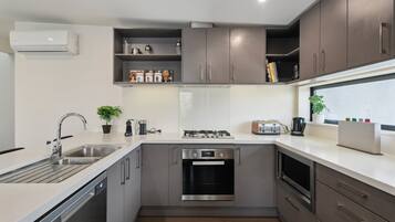 Fridge, microwave, oven, stovetop