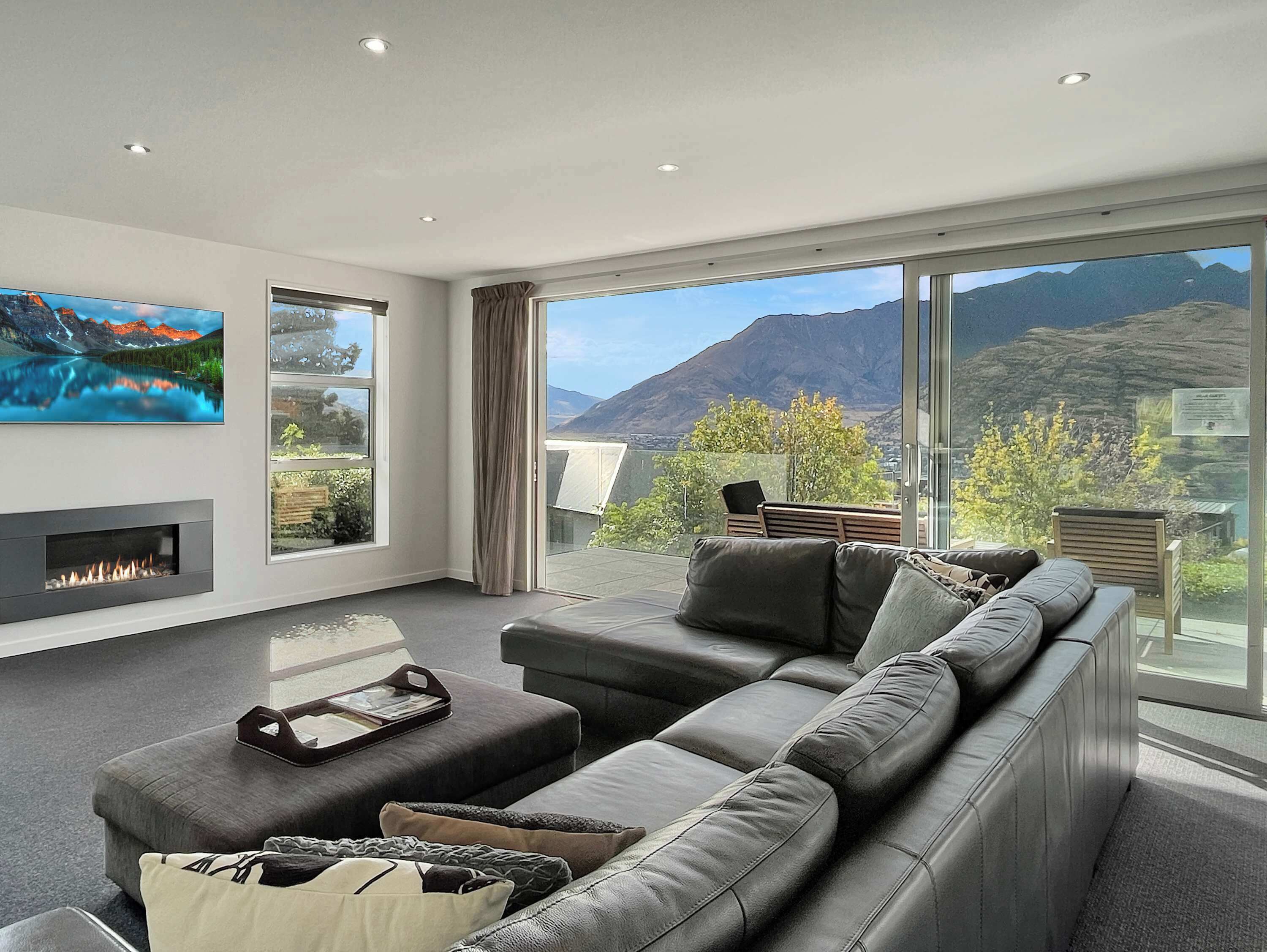 TV, fireplace, offices