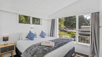 3 bedrooms, iron/ironing board, travel crib, WiFi