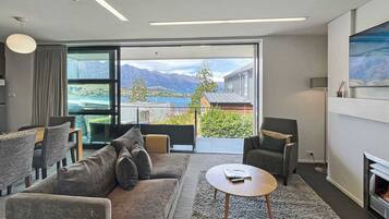 TV, fireplace, offices