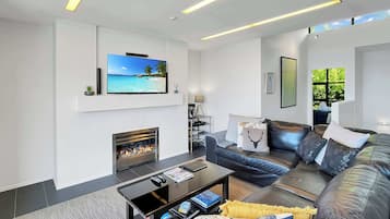 TV, fireplace, offices