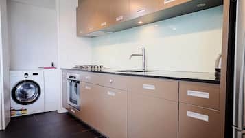 Fridge, microwave, oven, stovetop