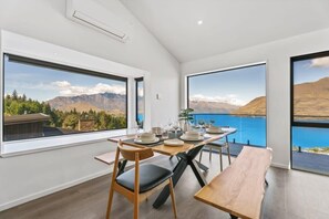Dining - Lakeview Paradise On Wynyard (Queenstown)