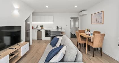 Beautiful Apartment, Sleeps 4, Close Town & Ski