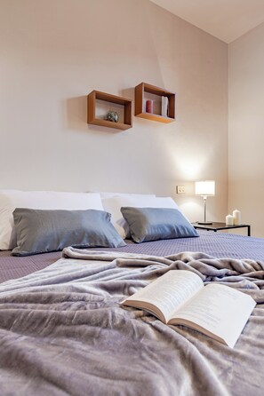 5 bedrooms, in-room safe, desk, iron/ironing board