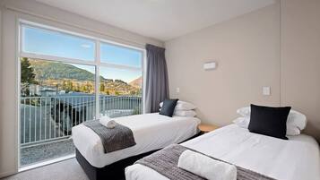 2 bedrooms, iron/ironing board, travel cot, WiFi