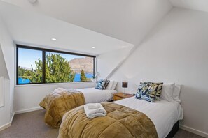 3 عدّة غرف نوم ومكواة/لوح كي وسرير سفر وواي فاي