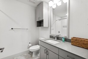 Luxury Apartment, Balcony, City View | Shared bathroom